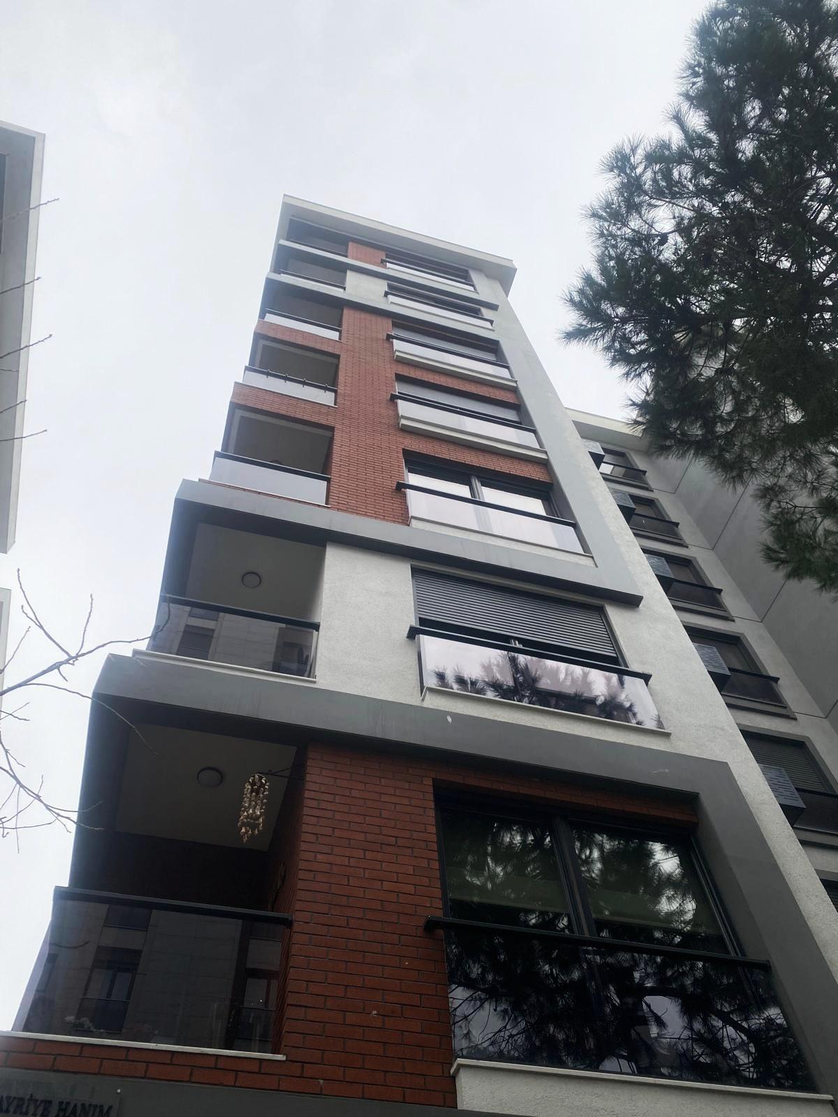 CADDEBOSTAN ÖMERPAŞADA YENİ BİNA BALKONLU EBEVEYNLİ SATILIK 3+1